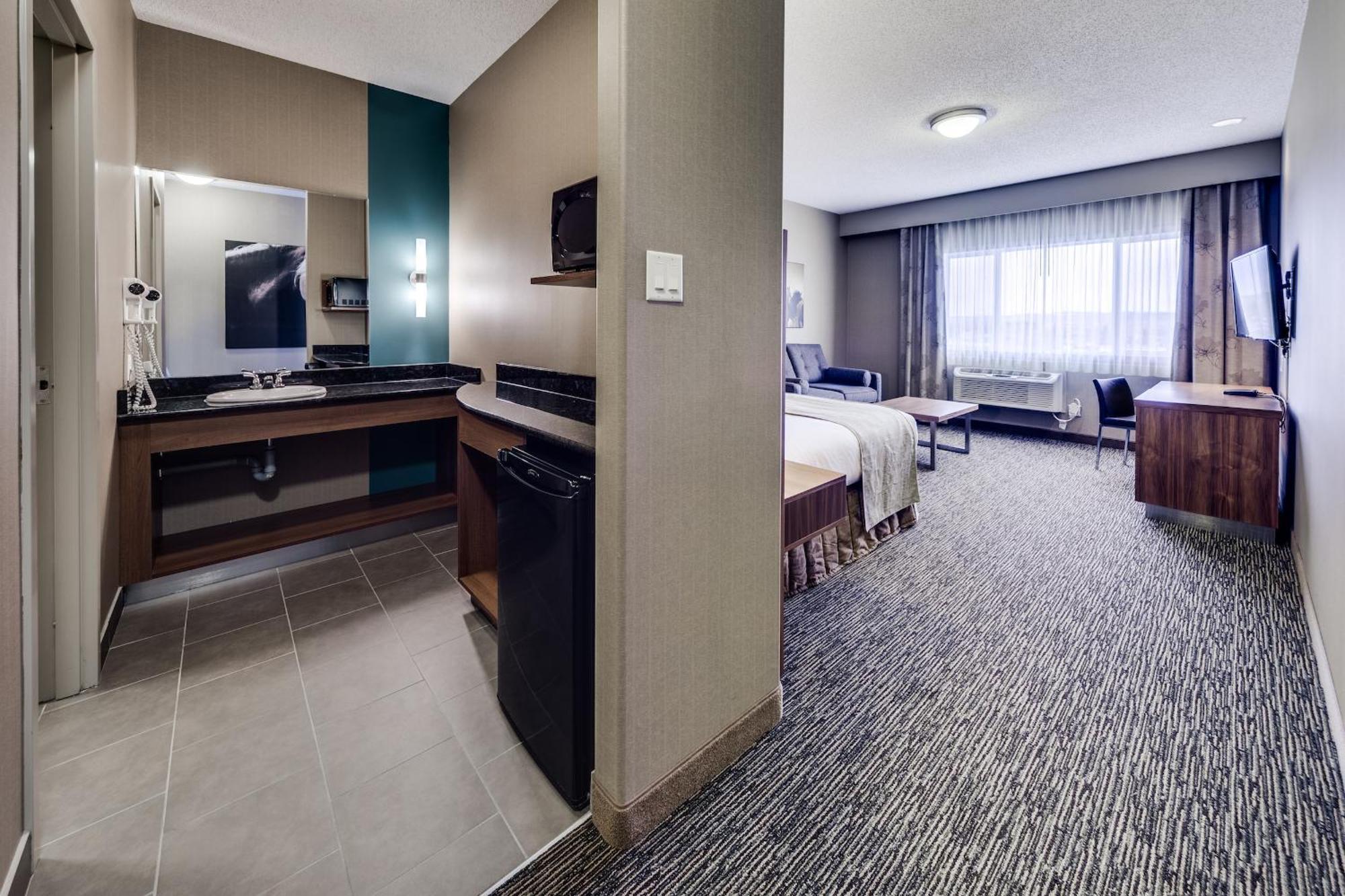 Heritage Inn Hotel & Convention Centre - Pincher Creek Extérieur photo