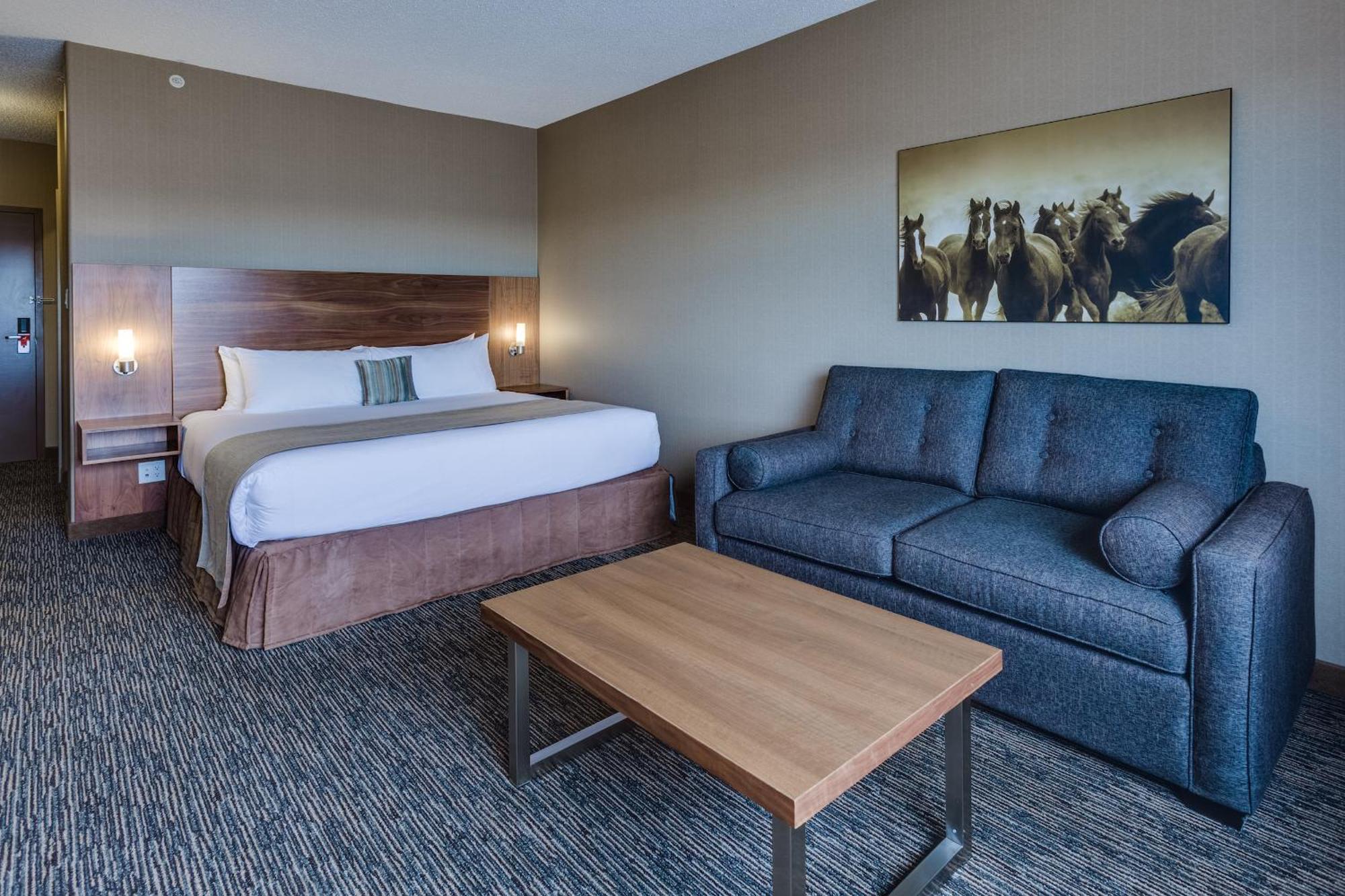 Heritage Inn Hotel & Convention Centre - Pincher Creek Extérieur photo