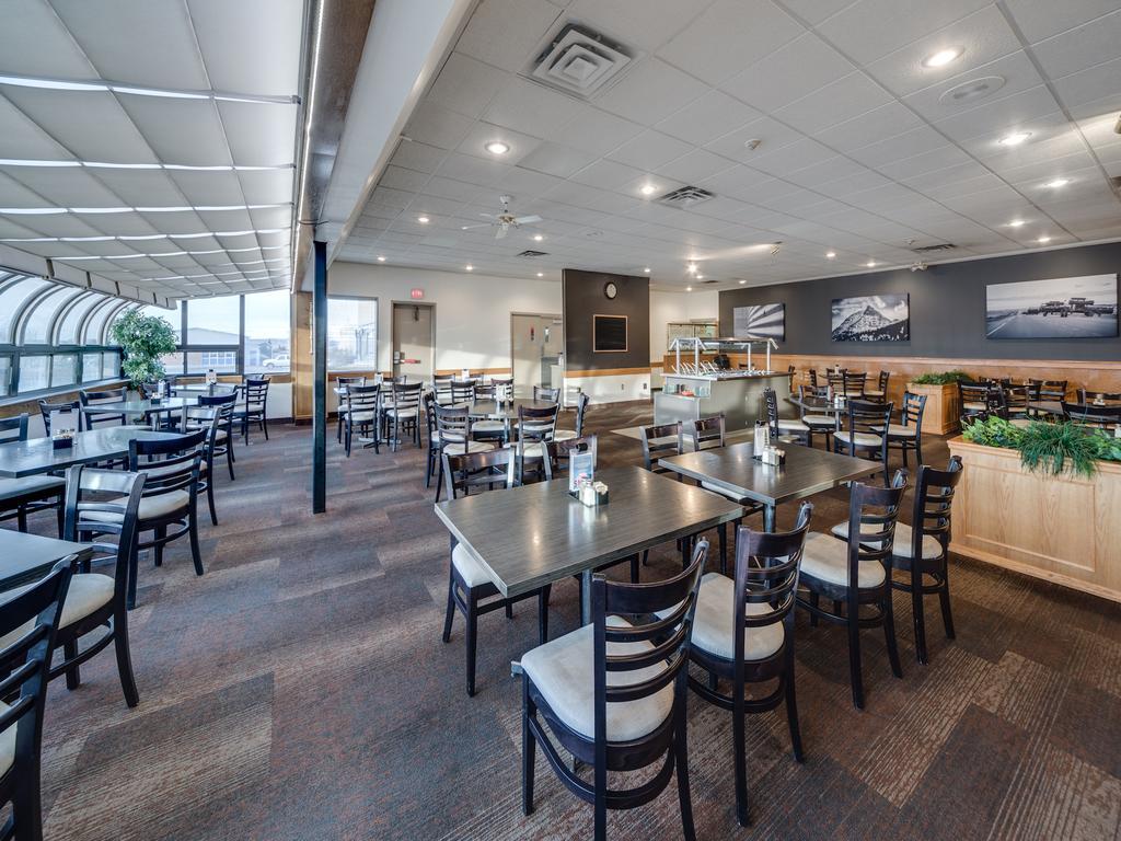 Heritage Inn Hotel & Convention Centre - Pincher Creek Extérieur photo