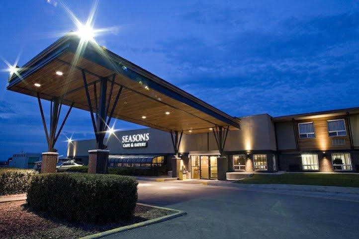 Heritage Inn Hotel & Convention Centre - Pincher Creek Extérieur photo