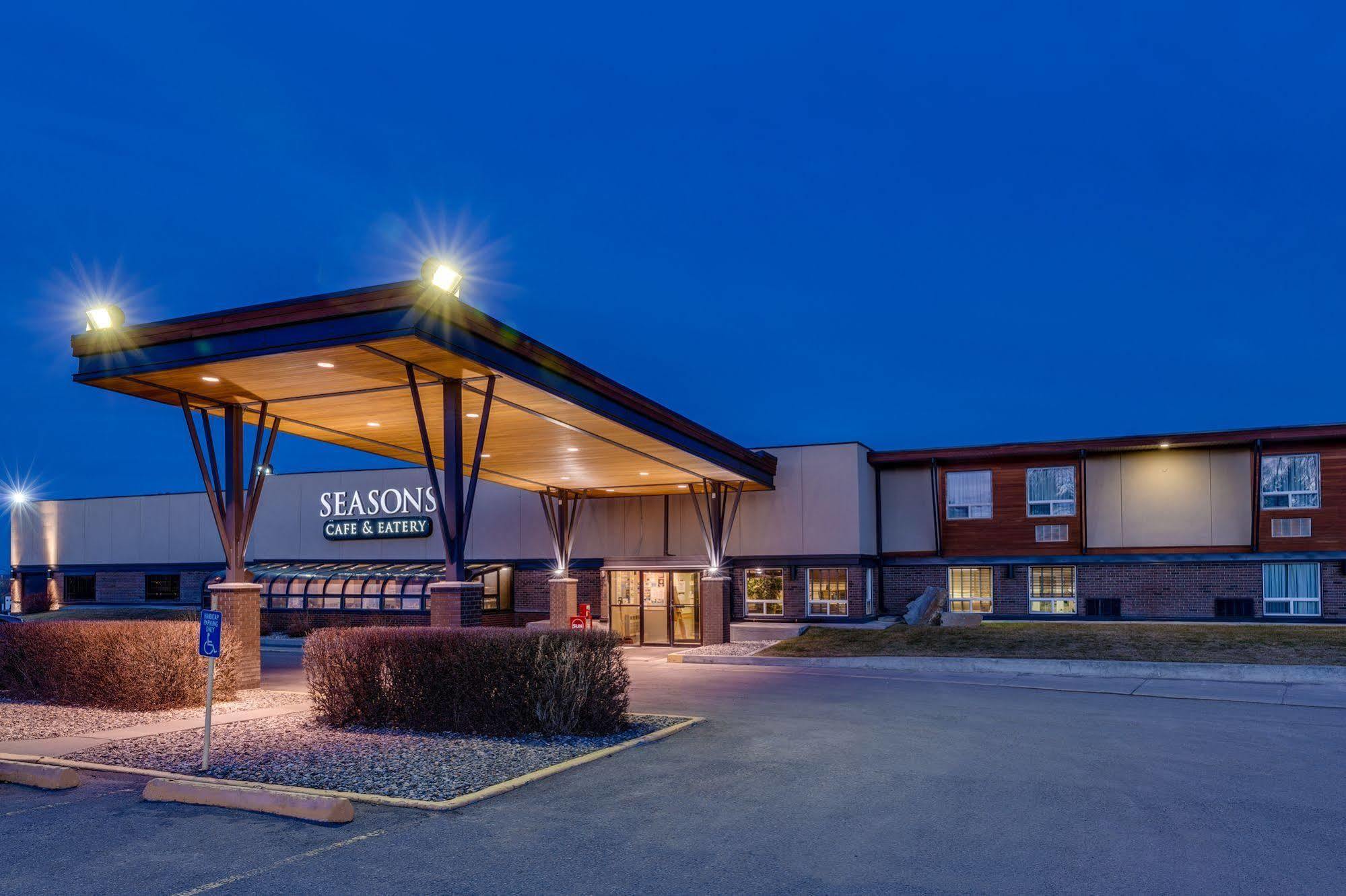 Heritage Inn Hotel & Convention Centre - Pincher Creek Extérieur photo