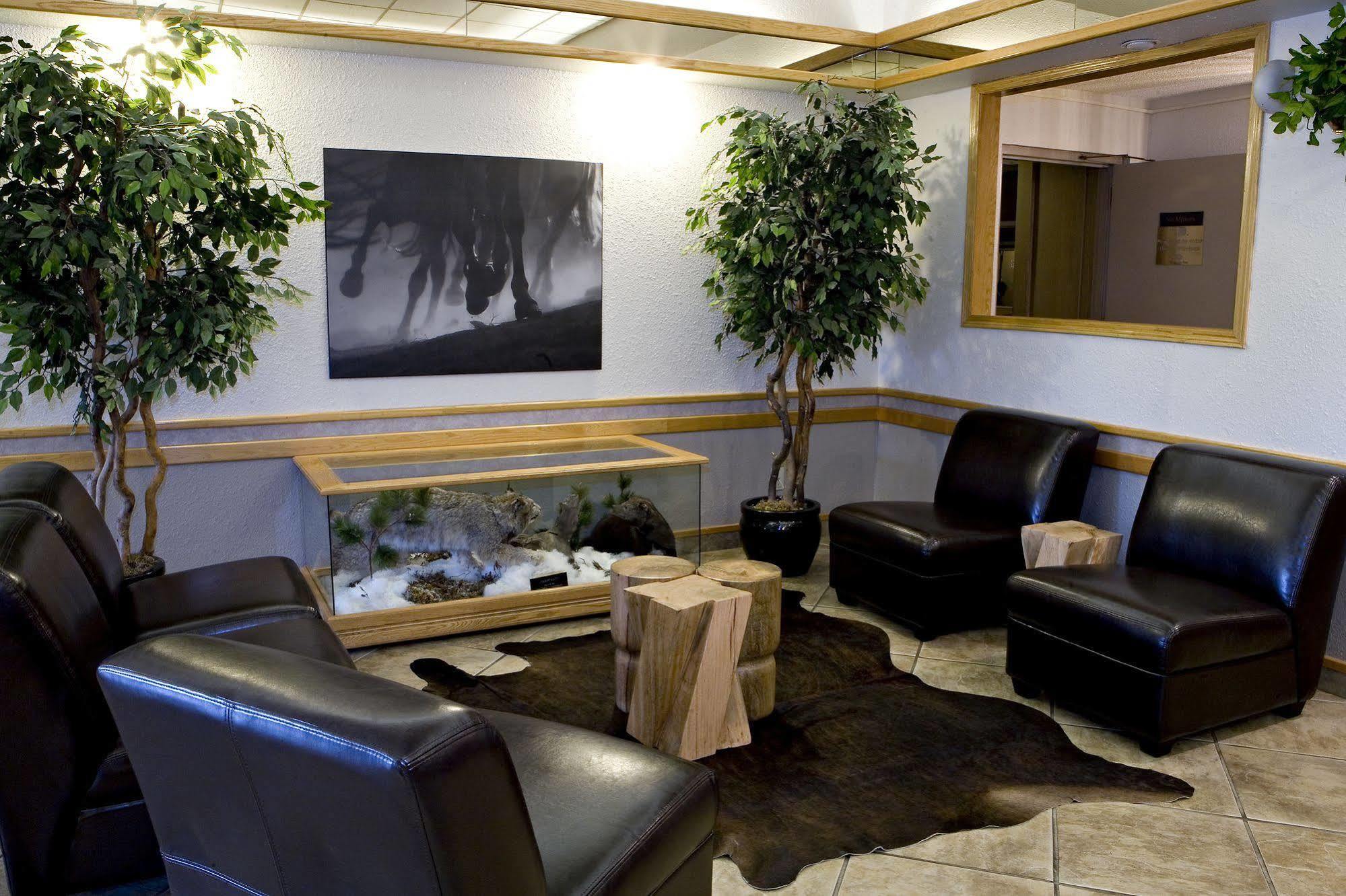 Heritage Inn Hotel & Convention Centre - Pincher Creek Extérieur photo